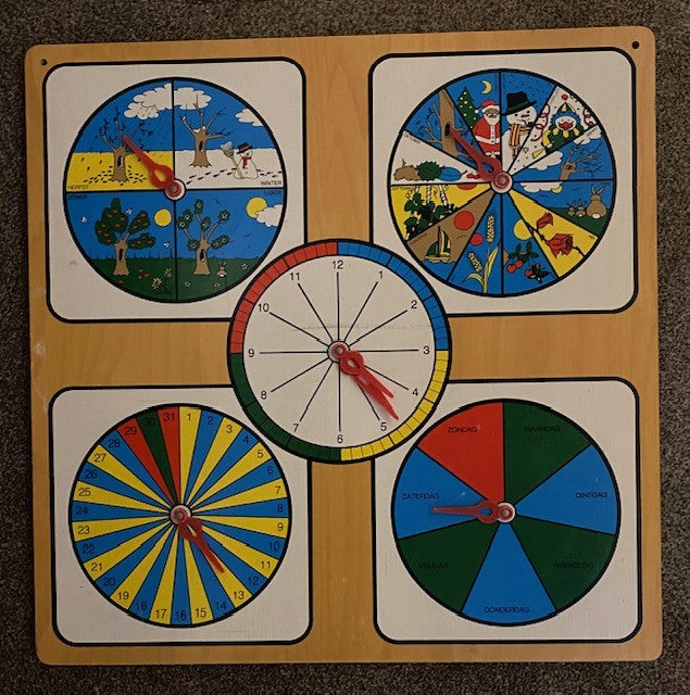 Houten Kalenderklok