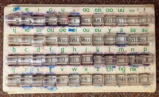 Letterstempels 4 rijen kunststof (zie afbeelding)