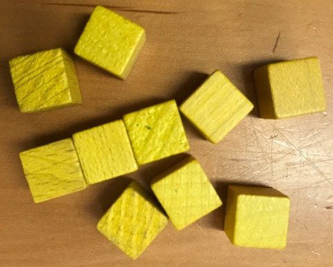 MAB 10 losse gele houten blokjes