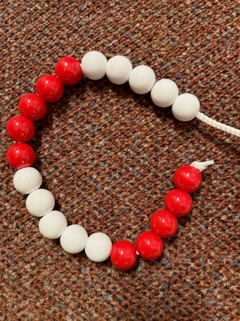 Rekenketting 20 kralen rood/wit groot
