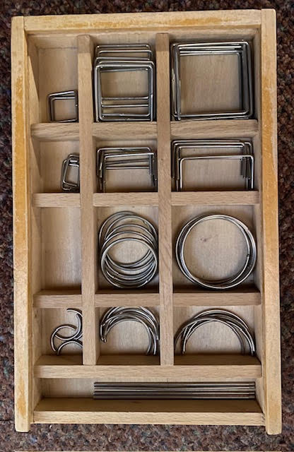 Montessori vierkantjes en ringen (metaal)